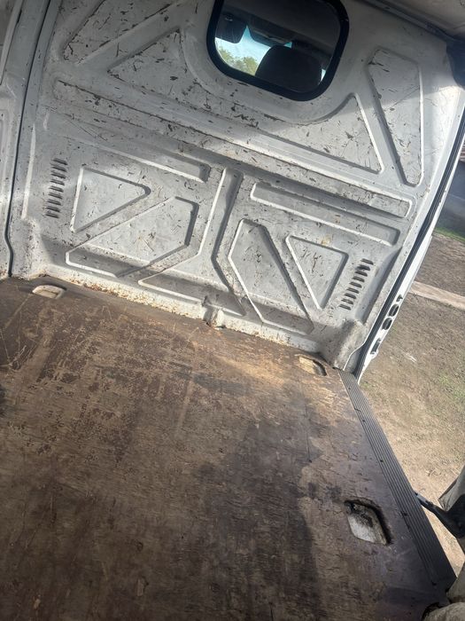 Vând/schimb Mercedes benz-(vito)