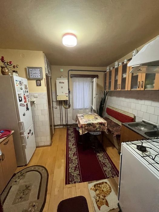 Apartament 3 camere, spațios, recent renovat