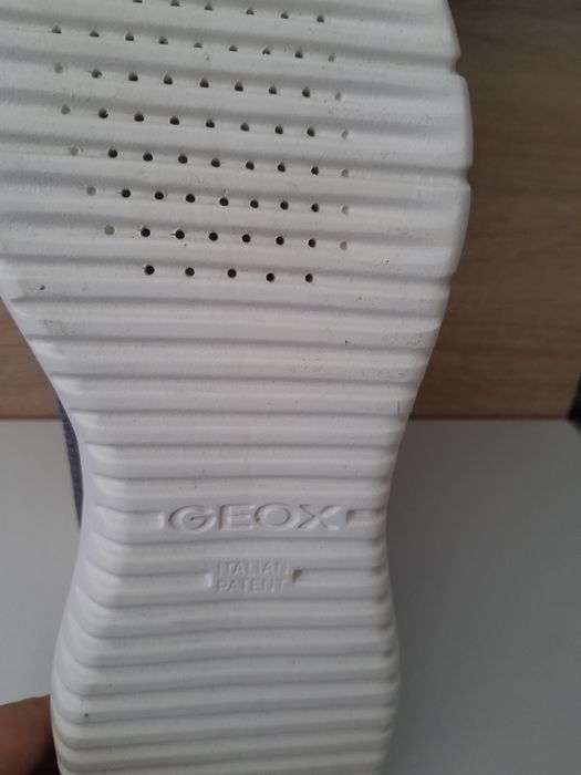 Adidasi Geox Gri sau Negri