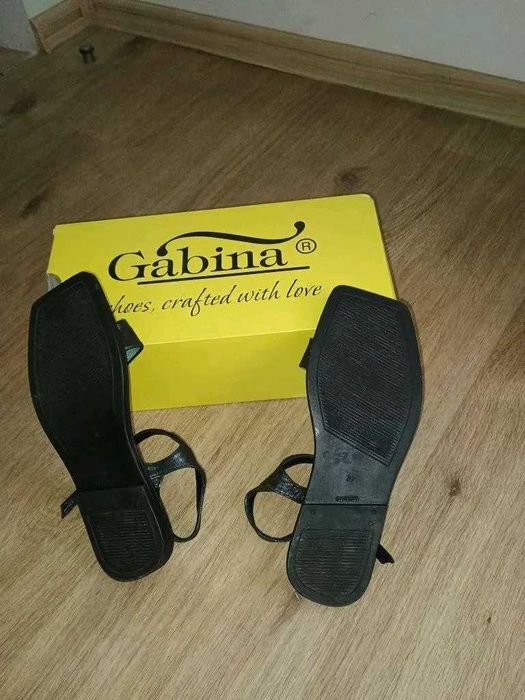 Чисто нови дамски обувки естествена кожа