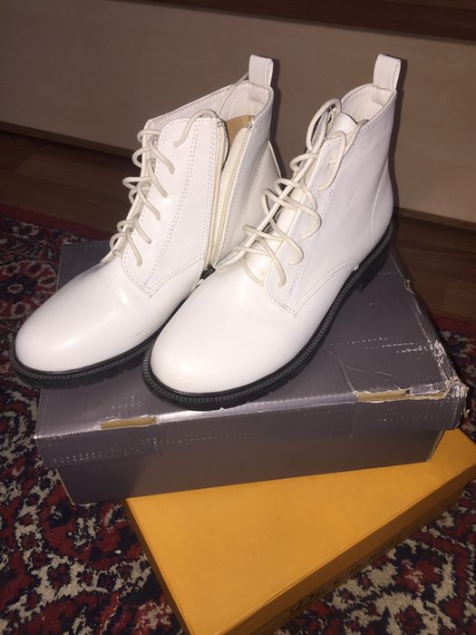 Белые ботиночки