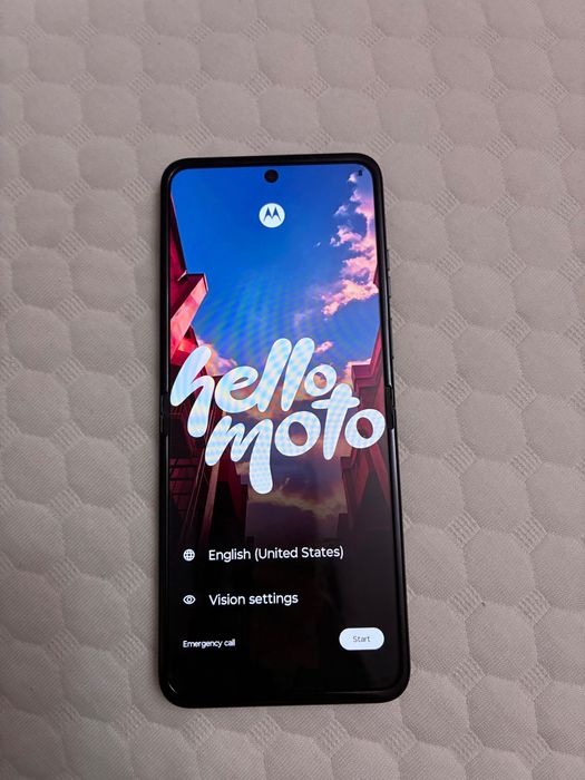 Telefon motorola razr 50 în garanție