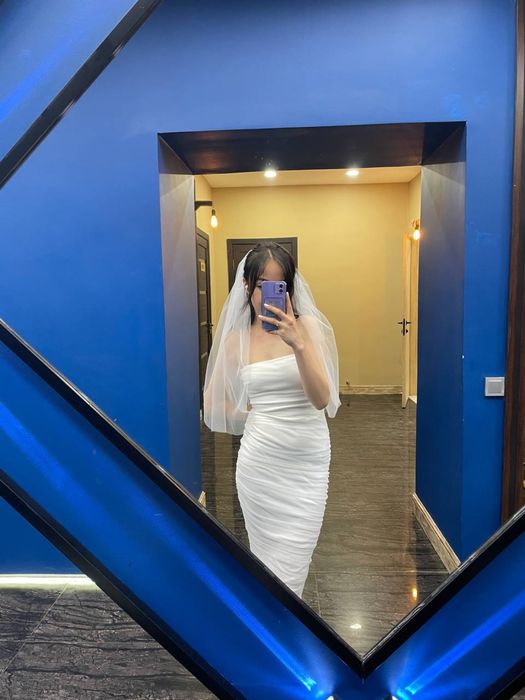 Белое вечернее платье