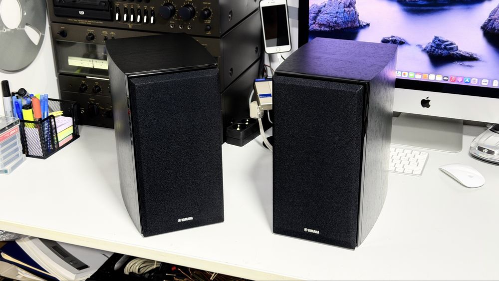 Yamaha NS B330 Boxe HiFi Bookshelf 2 Cai 6 Ohmi 40W 120W 55Hz 45kHz Tweeter Aluminiu Woofer 13cm Bass Reflex Negru Piano