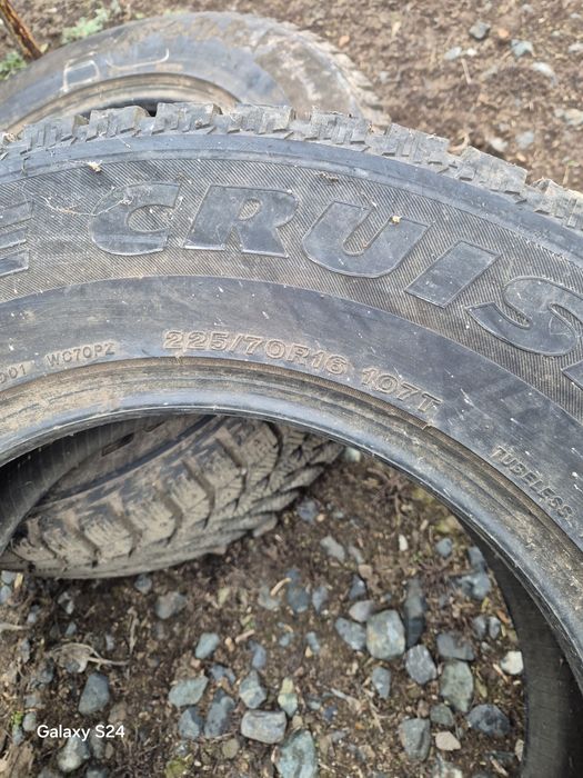 Продам.     резину