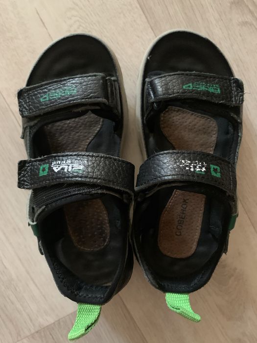 Продам сандали на мальчика