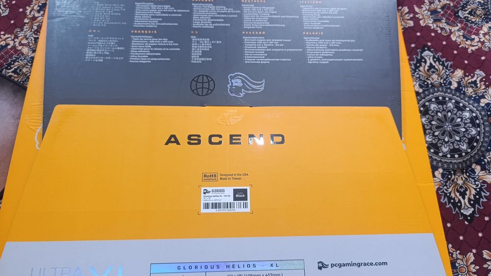 Glorious helios mousepad.