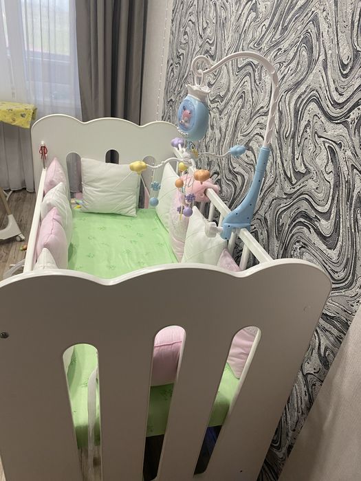 Продам детскую кроватку