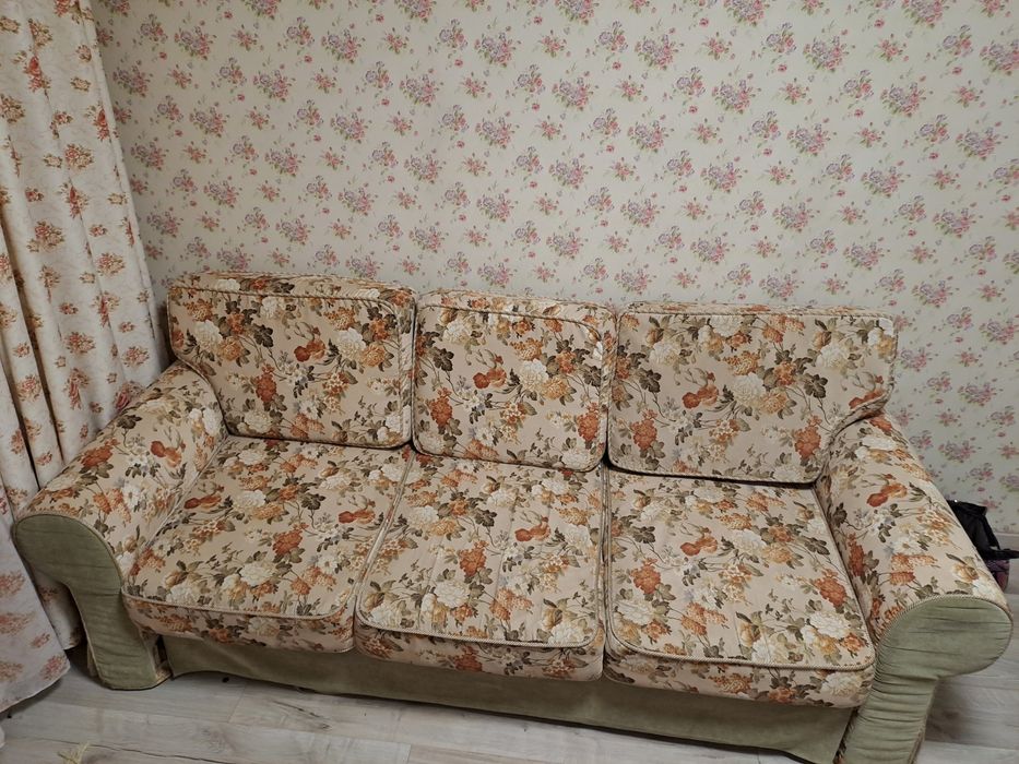 Продам диван 3х местный