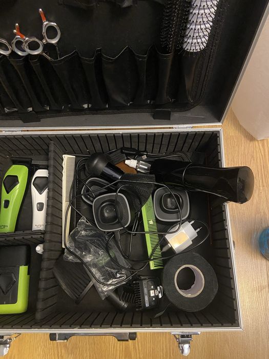 Trusă frizerie completă - Mașină de tuns, trimmer, shaver + multe altele