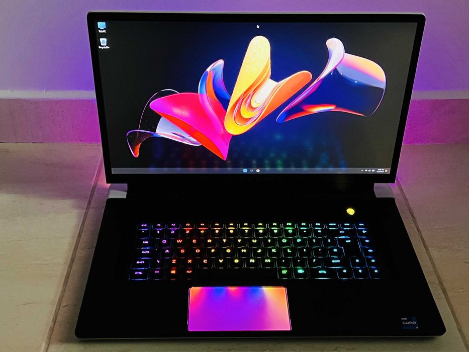 Dell Alienware x17 R1 | i9-11980HK | RTX 3080 16GB | 32GB RAM | 360Hz ...