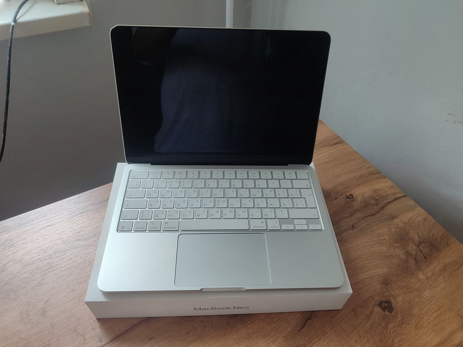 MacBook Neo 8/512