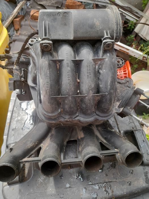 Vind piese motor Audi .