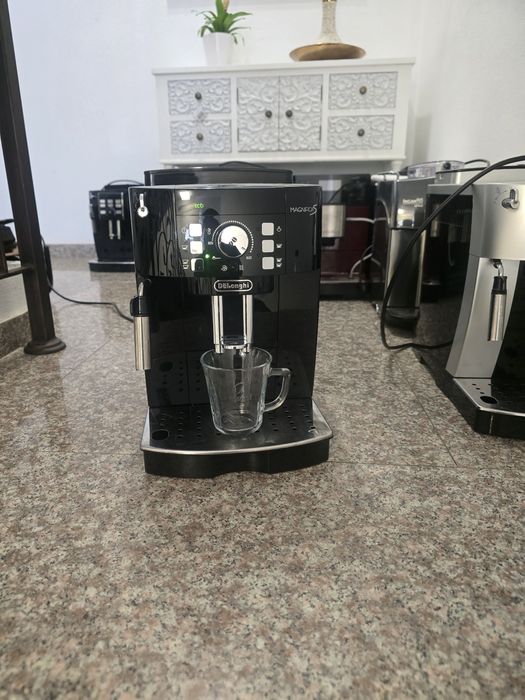 Кафемашина Delonghi magnifica s