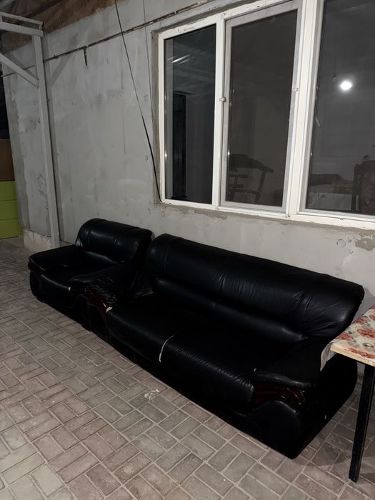 Срочно продам диван