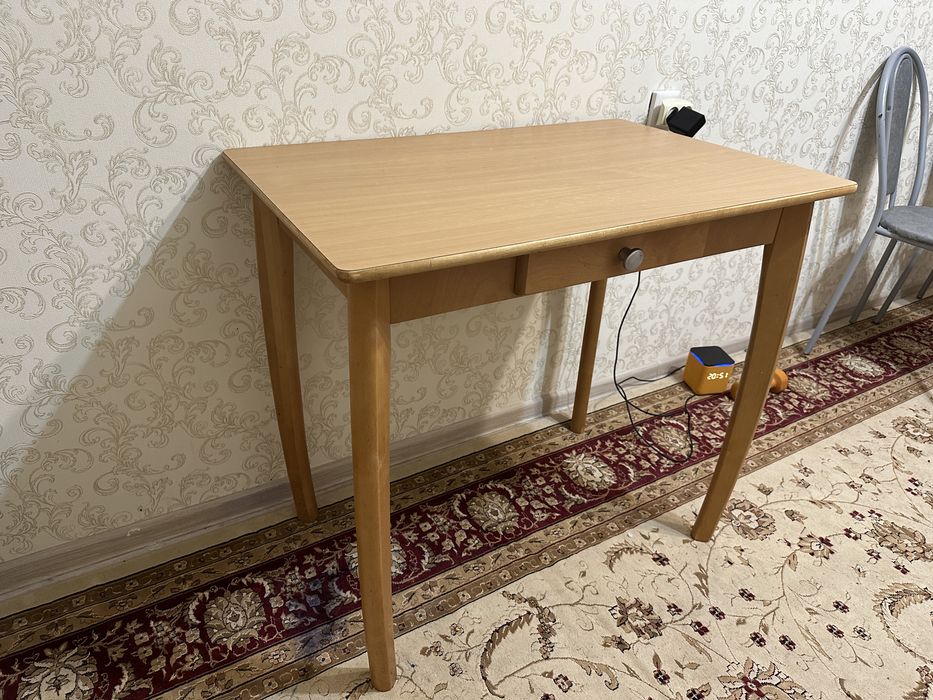 Стол и 2 стула срочно