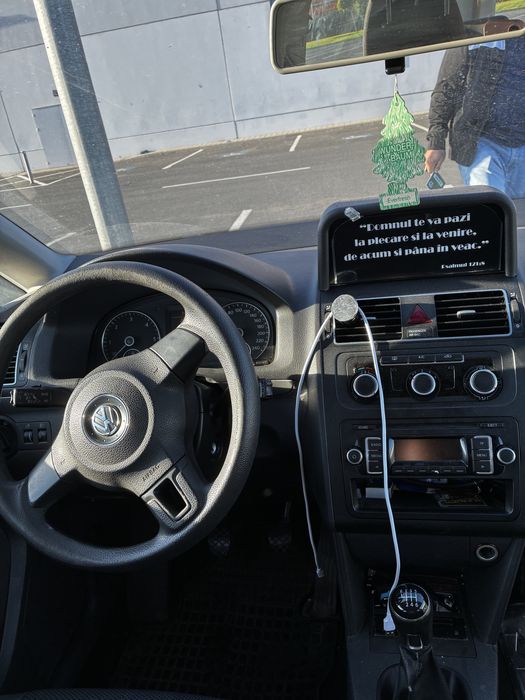 VOLKSWAGEN Touran 2015 — imagine 5