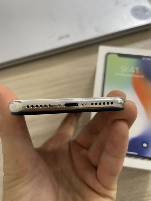 Продам Iphone X 10