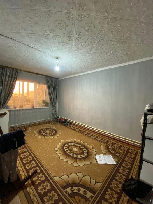 Срочно!!!Дом микрорайон второй этаже