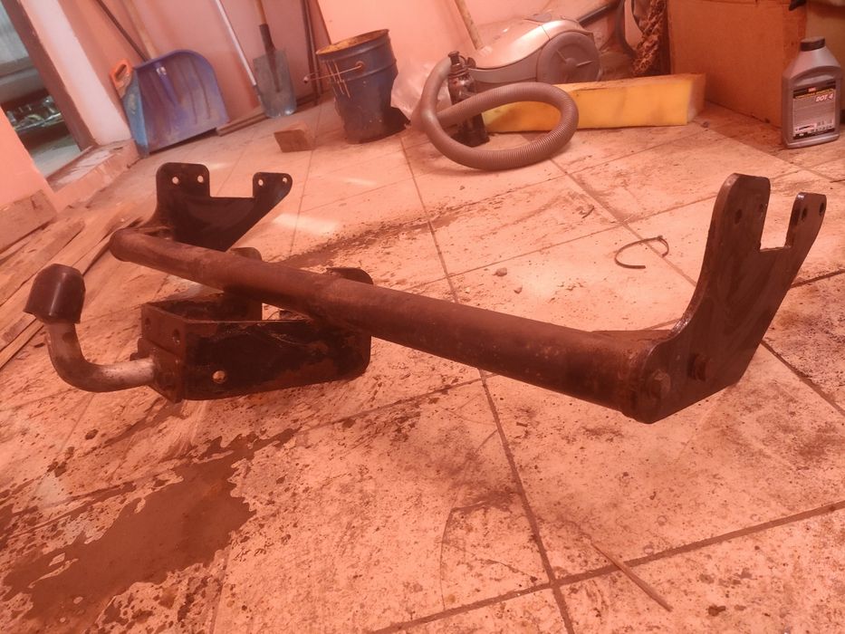 Фаркоп хайлюкс 2021