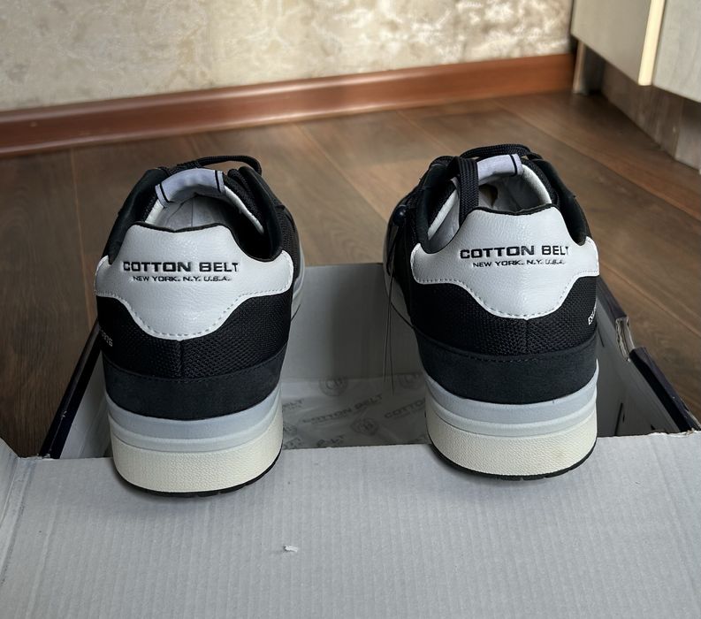 Кроссовки мужские новые