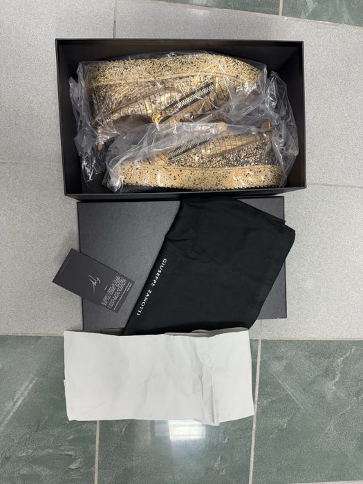 Обувки Giuseppe Zanotti gold 43 номер