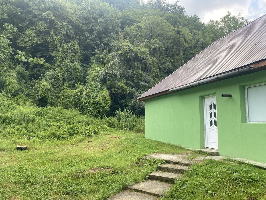 Casa 2 camere cu teren 500 mp