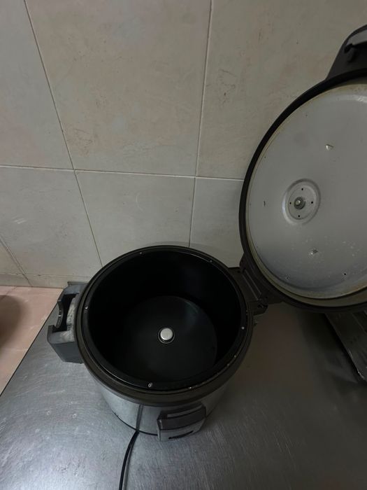 Продам рисоварка,пицца печька ,тостер все новые
