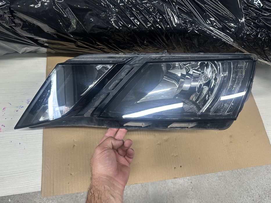 Far stânga skoda octavia 3 facelift.cod:5e1941015.c.