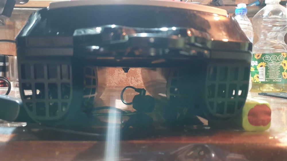 Лодка за захранване на риба