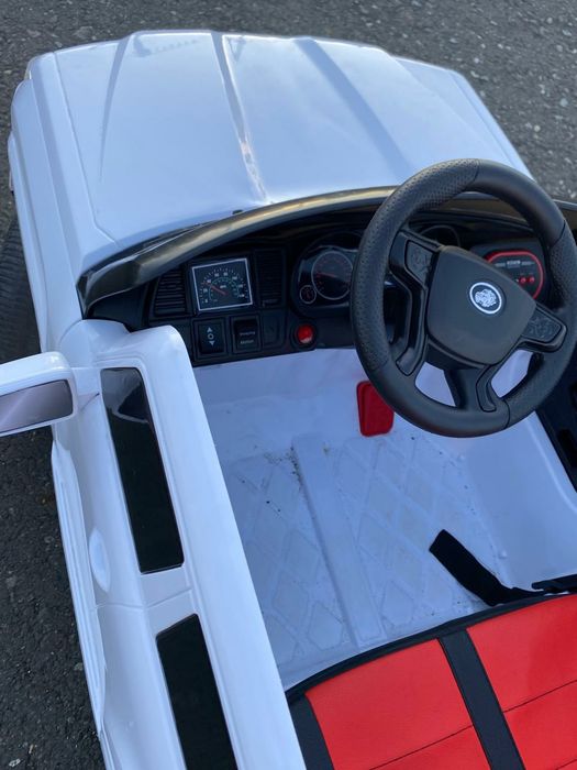 Электро мобил новыи