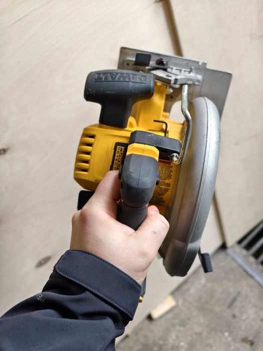 DeWalt DCS 574 Made in Мексика