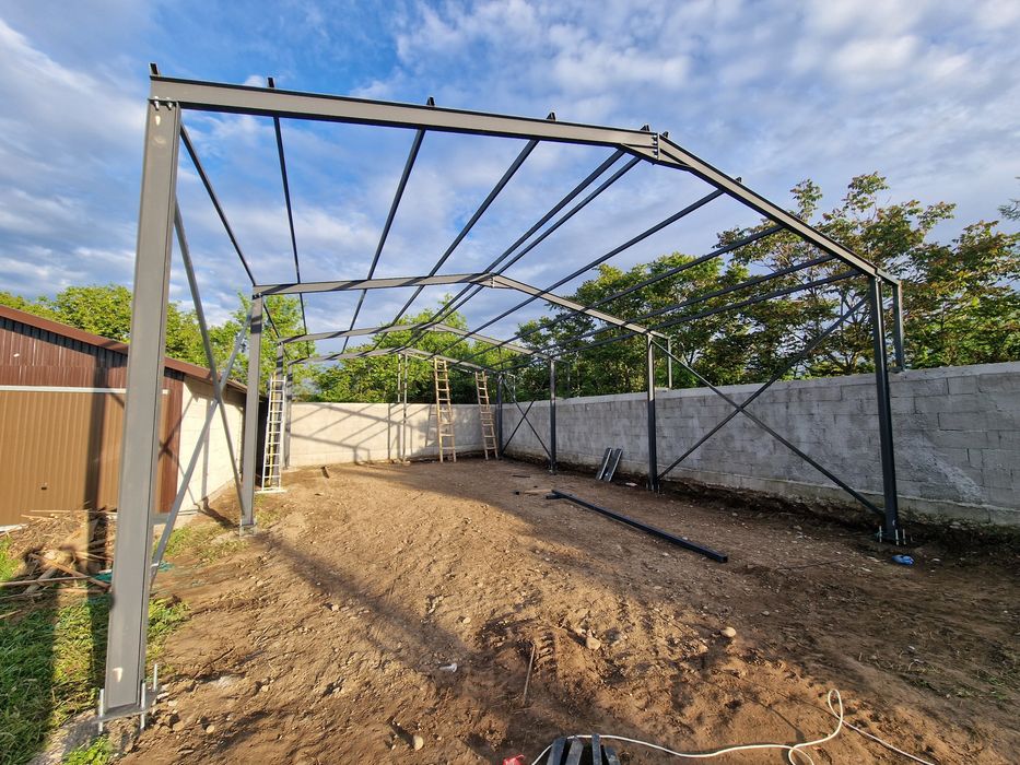 Vindem hale metalice mărimi diferite