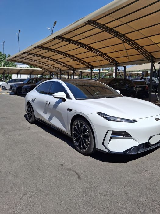 Geely galaxy e8 2024
