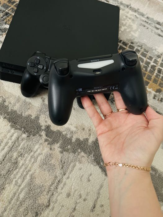 Продам игровая приставка