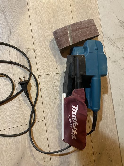 Masina de slefuit  cu banda Makita 9911