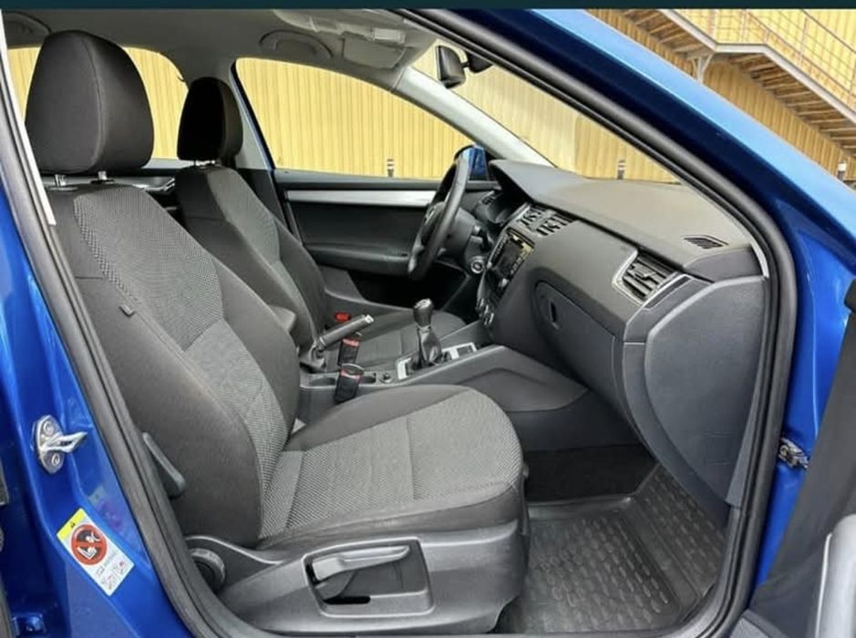 Mașină Skoda Octavia