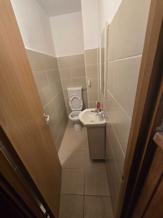 3 camere | semidecomandat | etaj 2 | 2 băi | centrală | bloc anvelopat | renovat recent