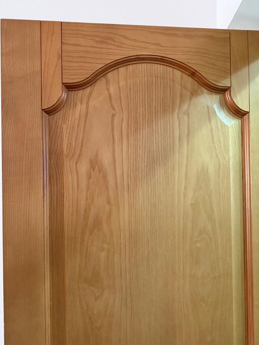 Продаются двери(дерево)