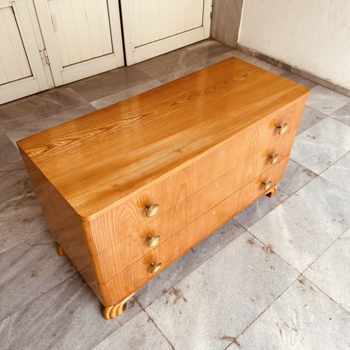 Винтидж скандинавски скрин – 50-те години, масив и месинг