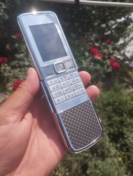 Nokia 8800 Art Carbon