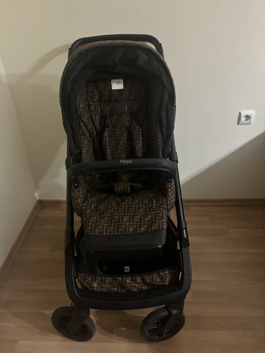 Детска количка Fendi