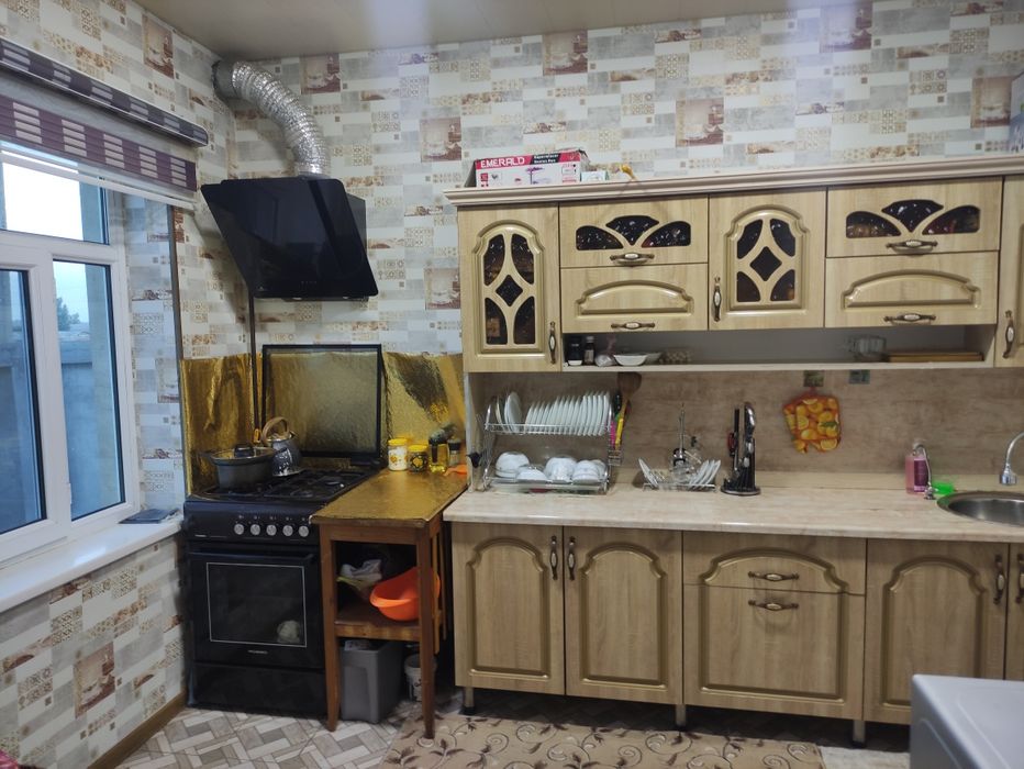 Uy sotiladi tutzor havas yonidan kirganda