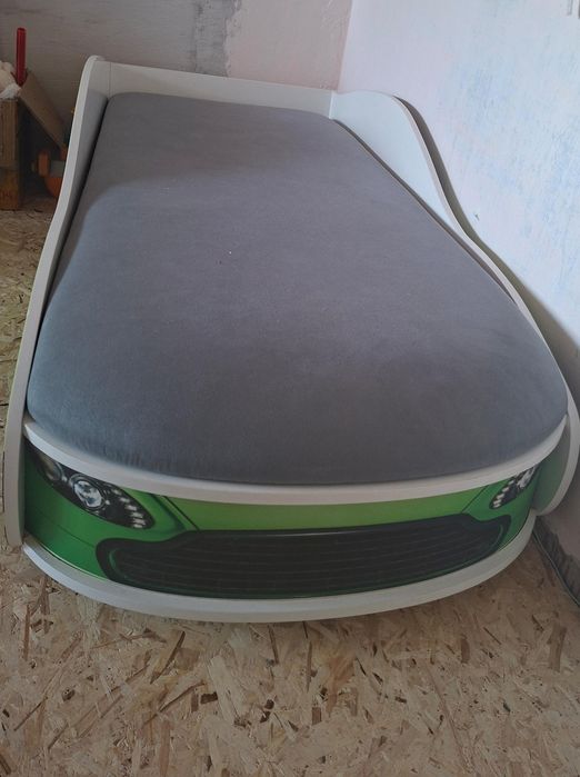 Продам кровать машинка