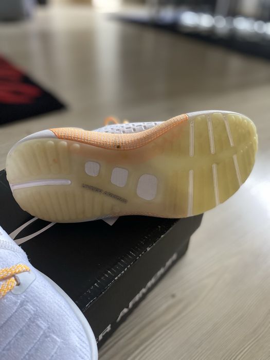 Оригинални дамски маратонки Under Armour HOVR PHANTOM 3