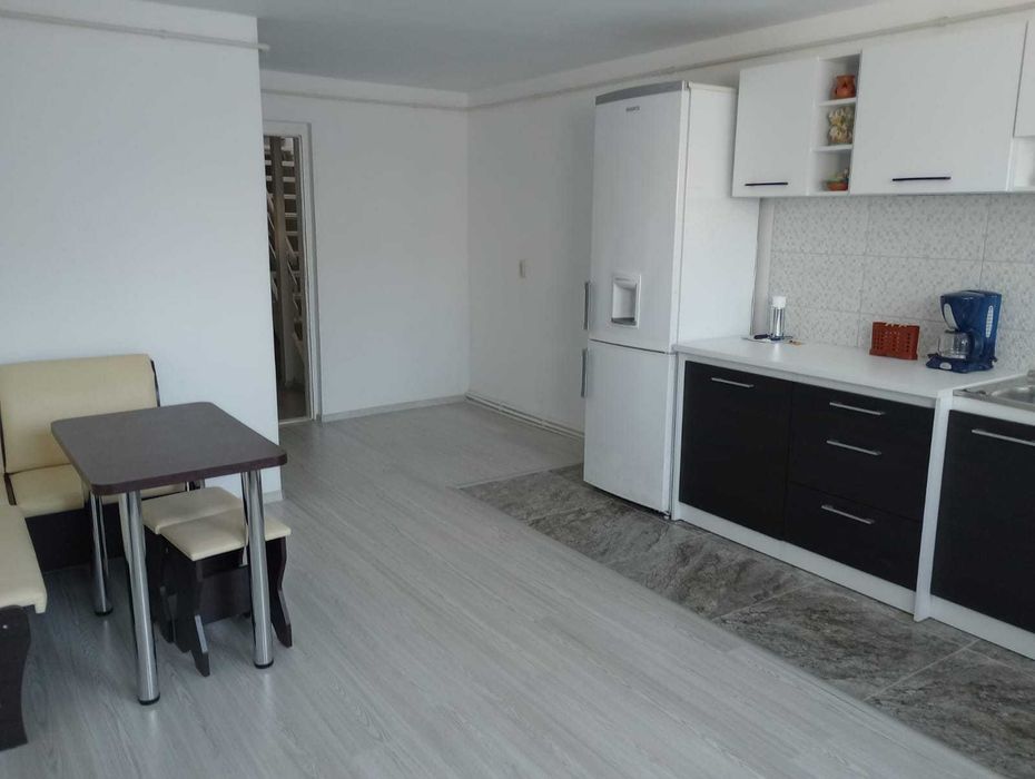 Inchiriez casa 6 camere in cartierul Gara Veche Piatra Neamt