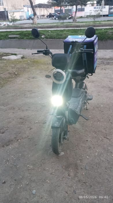 электро скутер сотилади.