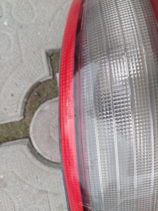 Продам фонарь правый тоюта карина е