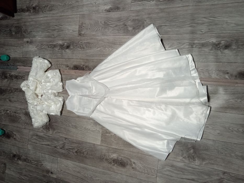 Продам белое шикарное платье