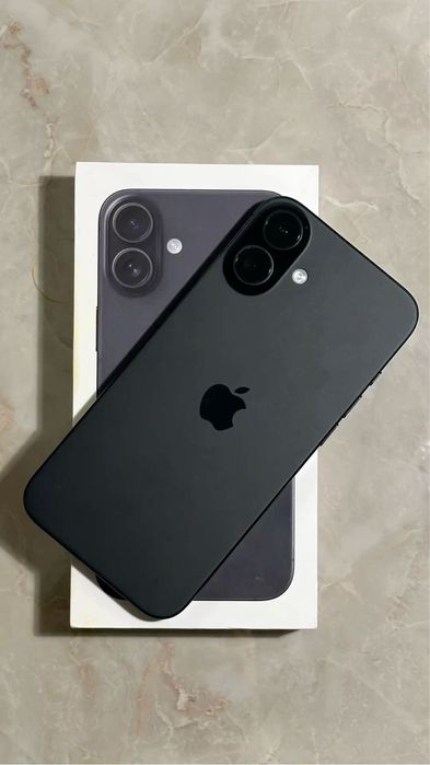 iPhone 16 почти новый